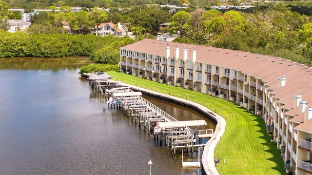 106 BRENT CIRCLE, Oldsmar, FL 34677