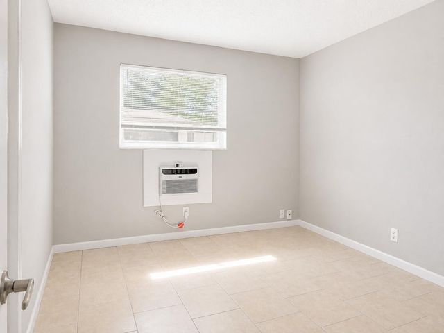 181 NW 42nd Street 2, Oakland Park, FL 33309