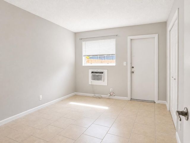 181 NW 42nd Street 2, Oakland Park, FL 33309