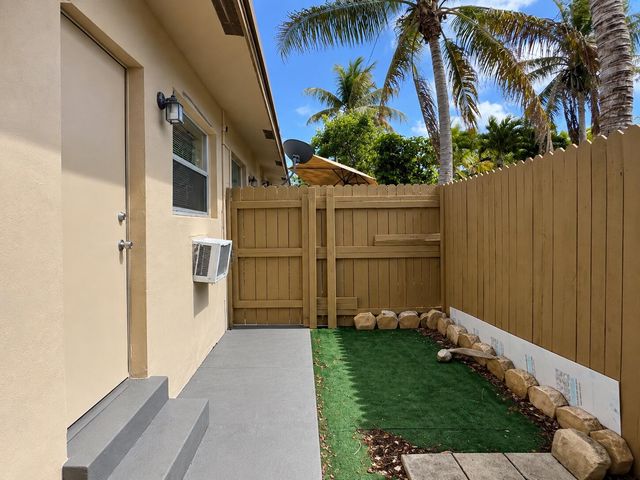 181 NW 42nd Street 2, Oakland Park, FL 33309