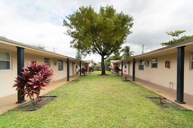 181 NW 42nd Street 2, Oakland Park, FL 33309