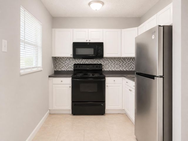 181 NW 42nd Street 2, Oakland Park, FL 33309