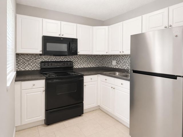 181 NW 42nd Street 2, Oakland Park, FL 33309