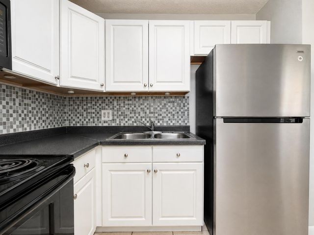 181 NW 42nd Street 2, Oakland Park, FL 33309