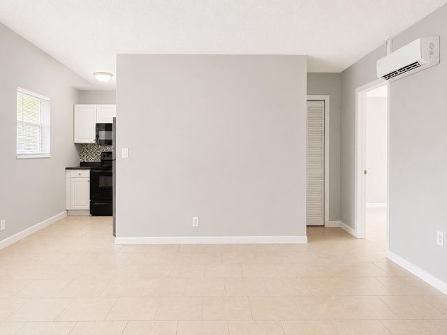181 NW 42nd Street 2, Oakland Park, FL 33309