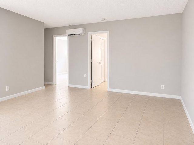 181 NW 42nd Street 2, Oakland Park, FL 33309