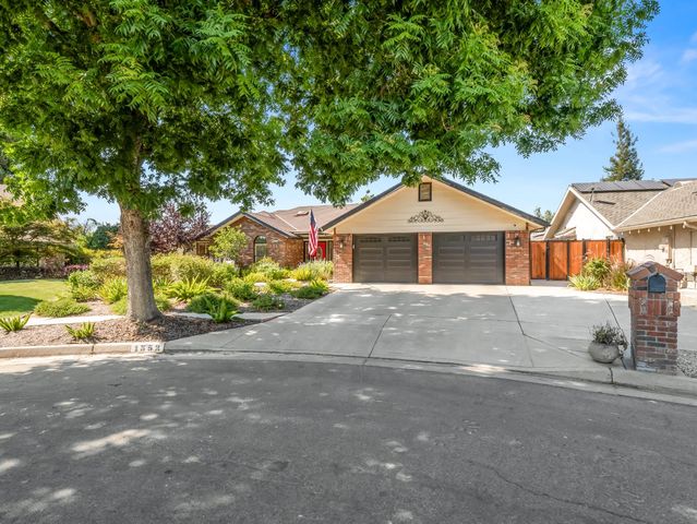 1352 W Palo Alto Avenue, Fresno, CA 93711