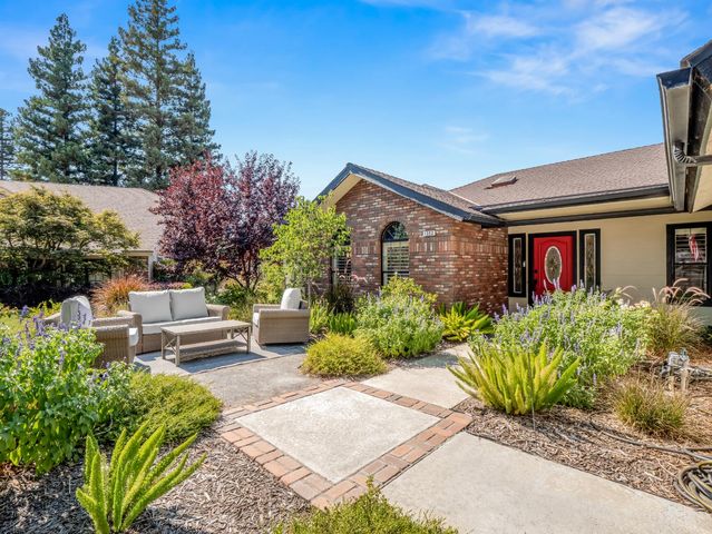 1352 W Palo Alto Avenue, Fresno, CA 93711