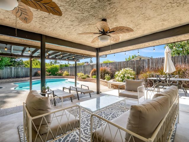 1352 W Palo Alto Avenue, Fresno, CA 93711