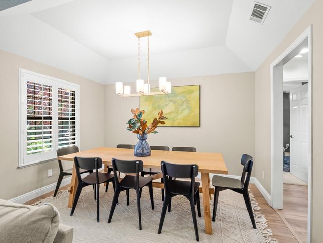 1352 W Palo Alto Avenue, Fresno, CA 93711