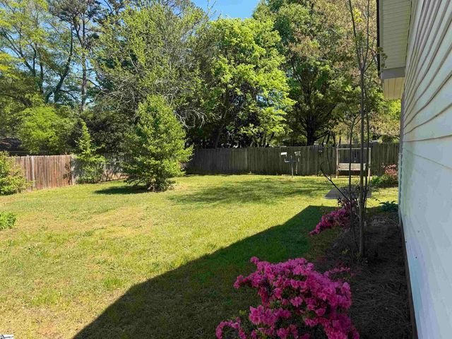 304 Pine Knoll Drive, Greenville, SC 29609