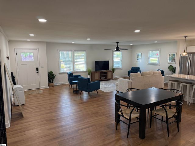 304 Pine Knoll Drive, Greenville, SC 29609