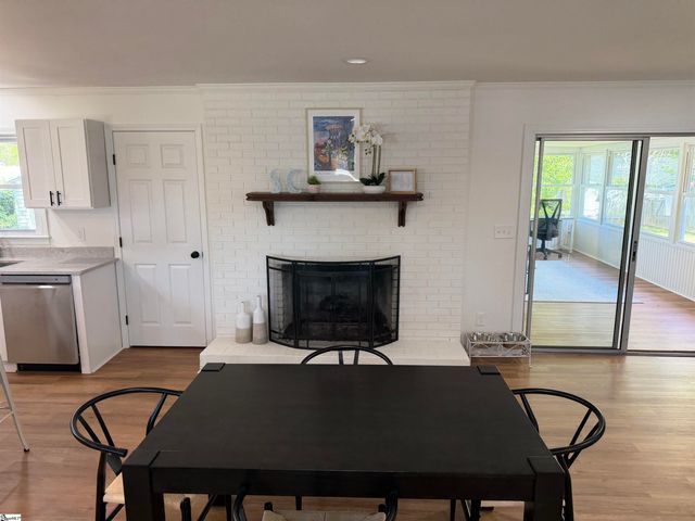 304 Pine Knoll Drive, Greenville, SC 29609