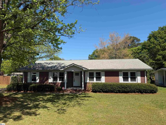 304 Pine Knoll Drive, Greenville, SC 29609
