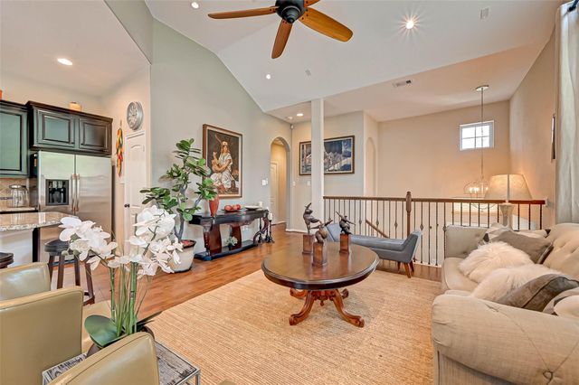 50 Cheswood Manor Drive, The Woodlands, TX 77382