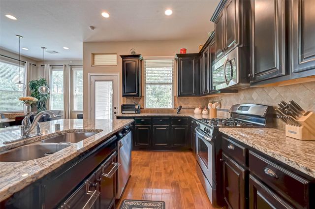 50 Cheswood Manor Drive, The Woodlands, TX 77382