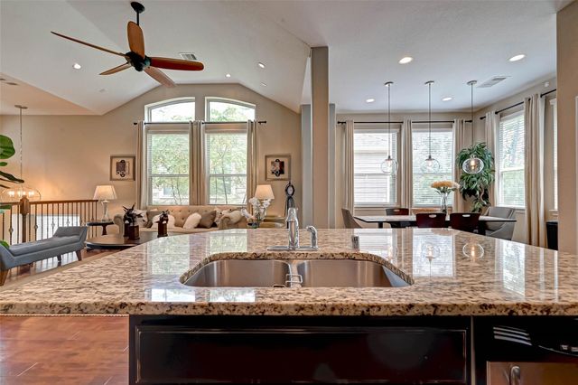 50 Cheswood Manor Drive, The Woodlands, TX 77382