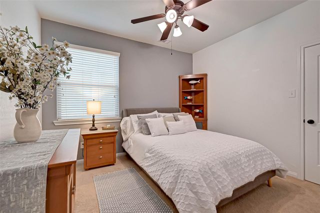 50 Cheswood Manor Drive, The Woodlands, TX 77382