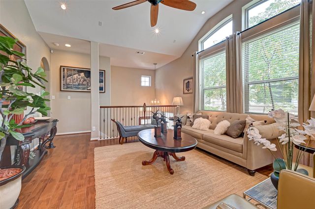 50 Cheswood Manor Drive, The Woodlands, TX 77382