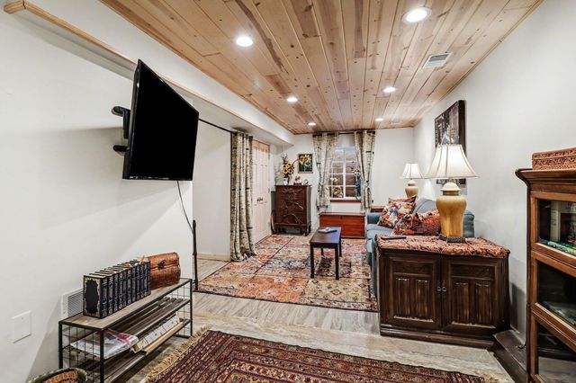 206 N James Street, Ludington, MI 49431