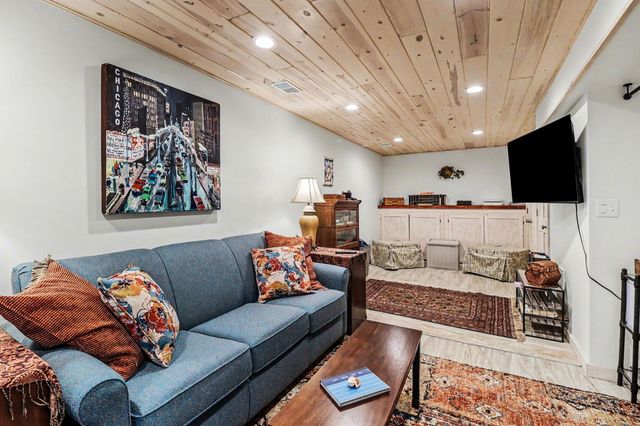 206 N James Street, Ludington, MI 49431