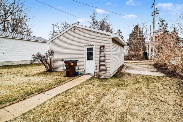 206 N James Street, Ludington, MI 49431