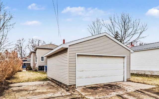 206 N James Street, Ludington, MI 49431