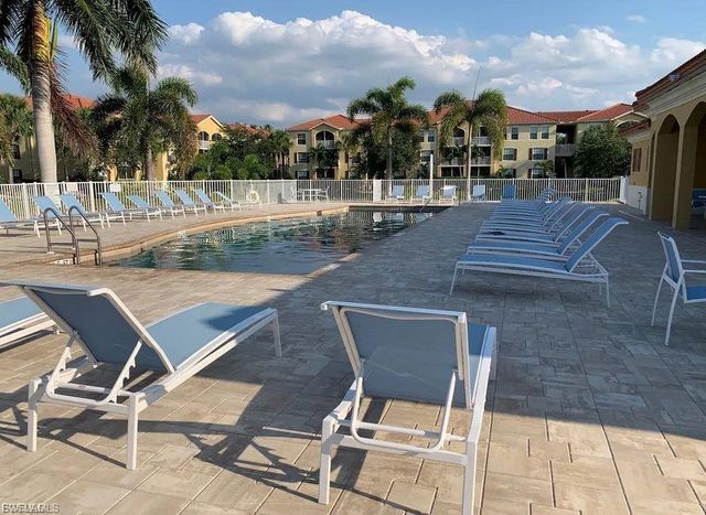 4122 Residence DR # 106, Fort Myers, FL 33901