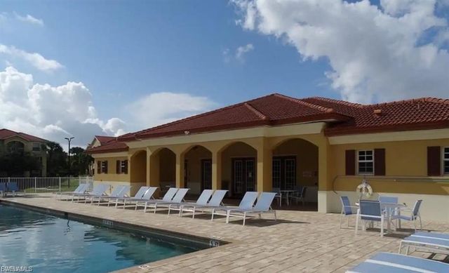 4122 Residence DR # 106, Fort Myers, FL 33901