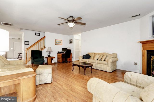 202 SUN VALLEY CIR, Egg Harbor Township, NJ 08234