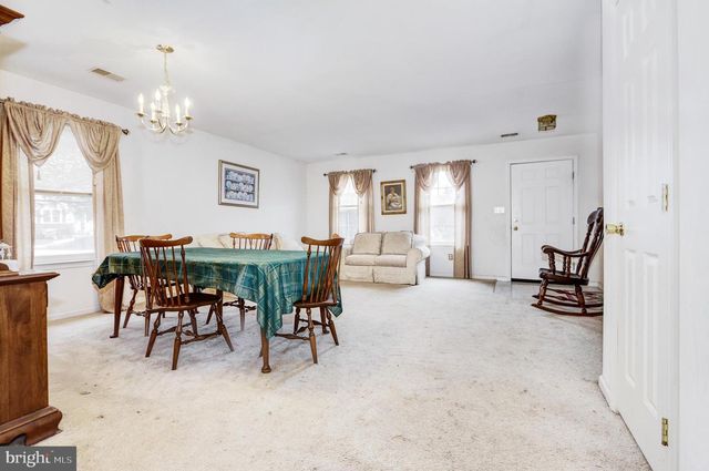 202 SUN VALLEY CIR, Egg Harbor Township, NJ 08234