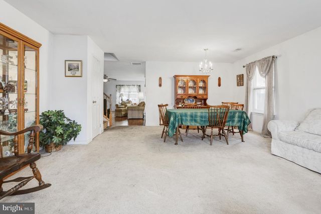 202 SUN VALLEY CIR, Egg Harbor Township, NJ 08234