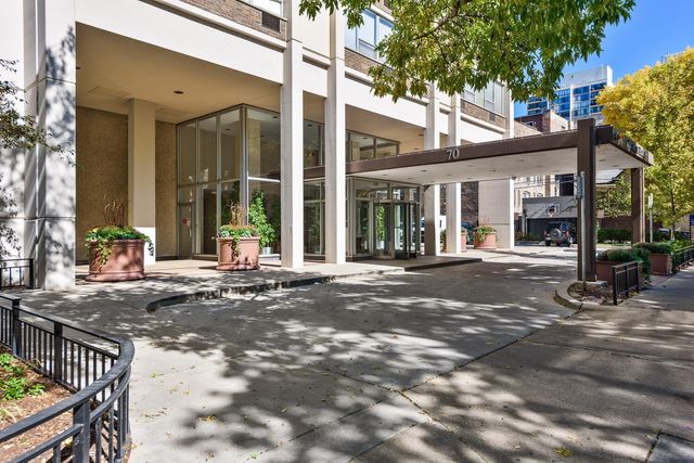 70 W Burton Place 503, Chicago, IL 60610