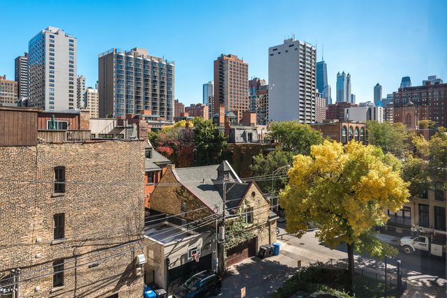 70 W Burton Place 503, Chicago, IL 60610