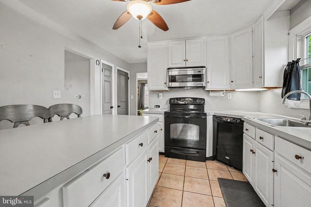 100 LANCASTER BLVD, Mechanicsburg, PA 17055