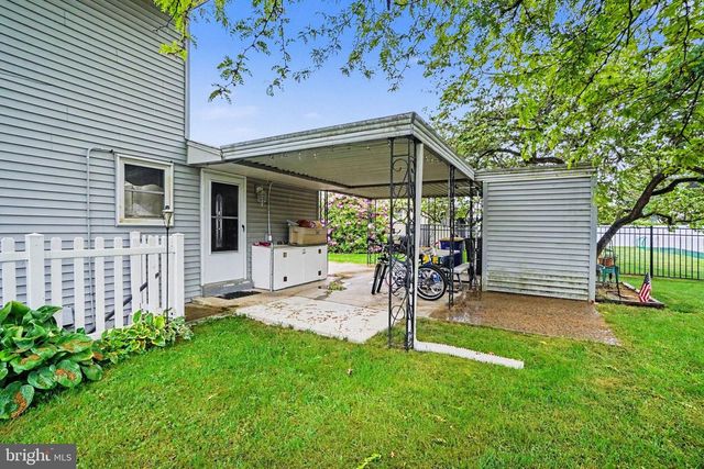 100 LANCASTER BLVD, Mechanicsburg, PA 17055