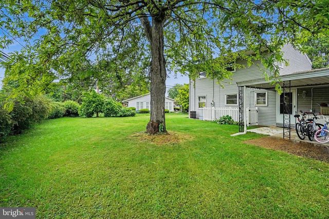 100 LANCASTER BLVD, Mechanicsburg, PA 17055