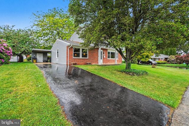 100 LANCASTER BLVD, Mechanicsburg, PA 17055