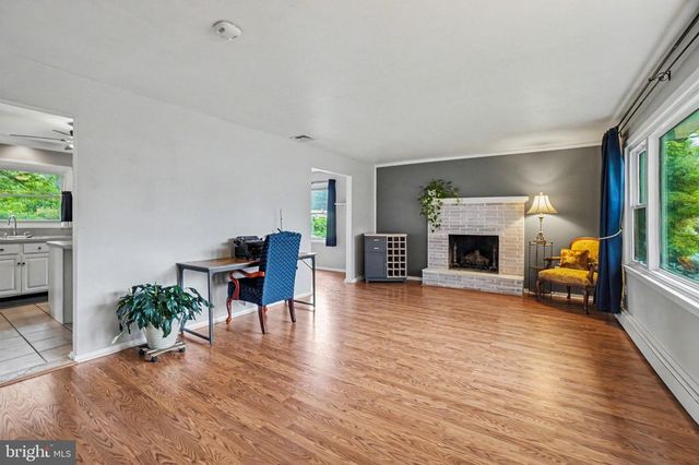 100 LANCASTER BLVD, Mechanicsburg, PA 17055
