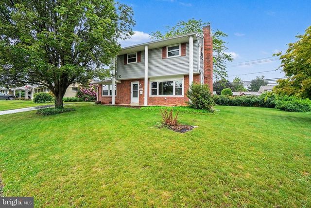 100 LANCASTER BLVD, Mechanicsburg, PA 17055