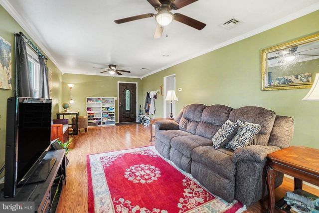 100 LANCASTER BLVD, Mechanicsburg, PA 17055