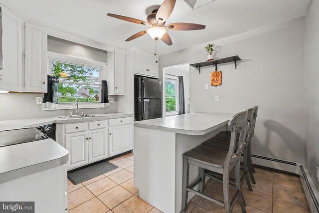 100 LANCASTER BLVD, Mechanicsburg, PA 17055