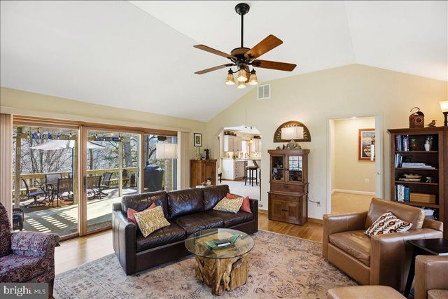 300 OWINGS HILL CT, Owings, MD 20736