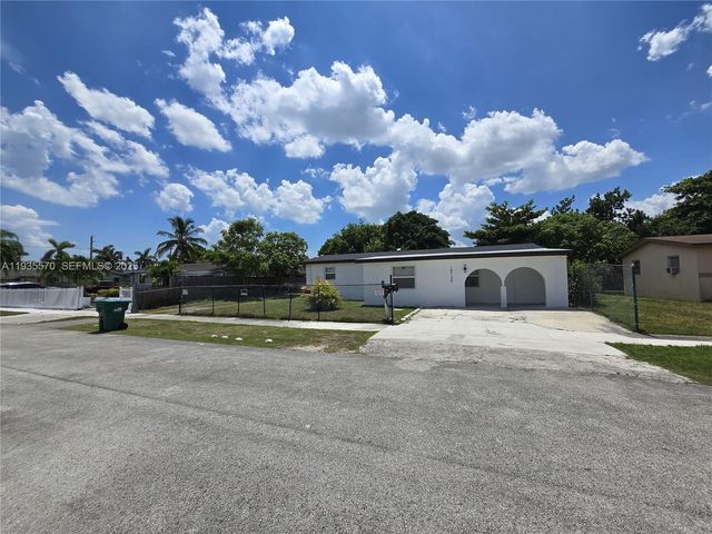 10730 SW 149th Ter, Miami, FL 33176