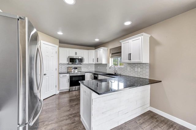 3980 N PARKER WAY, De Pere, WI 54115
