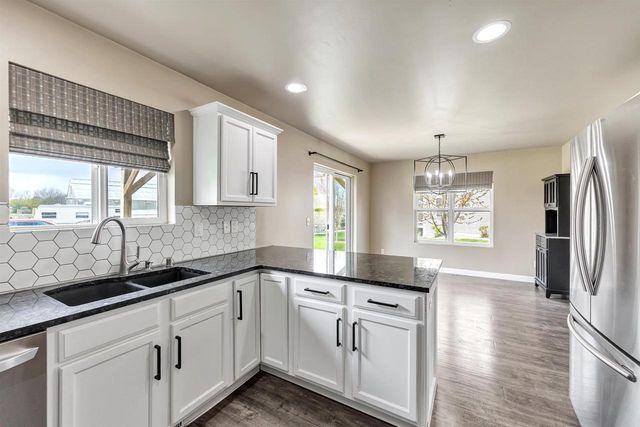 3980 N PARKER WAY, De Pere, WI 54115