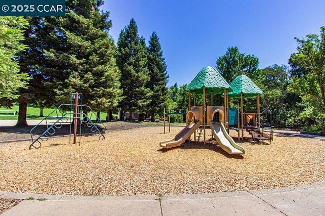 412 Woodminster, Moraga, CA 94556