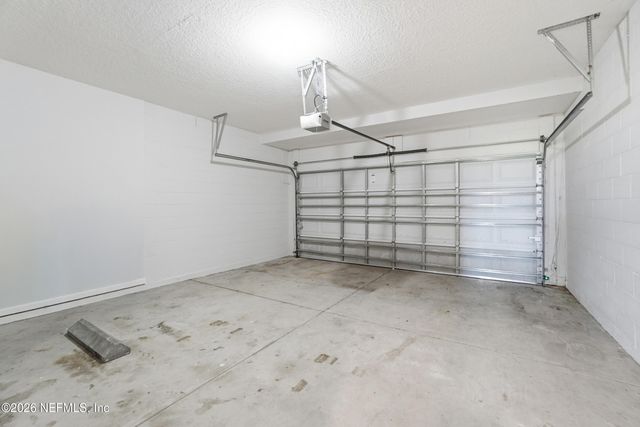 6390 AUTUMN BERRY Circle, Jacksonville, FL 32258