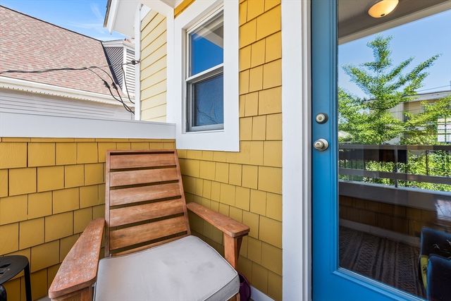 72 Winchester St, Medford, MA 02155