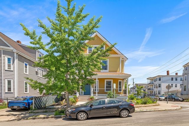 72 Winchester St, Medford, MA 02155